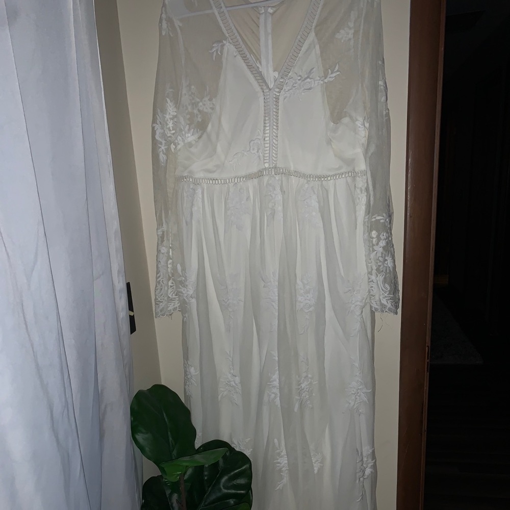Maternity or flowing wedding lace beach dress